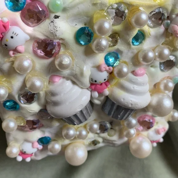 Hello Kitty storage box - Picture 11 of 11